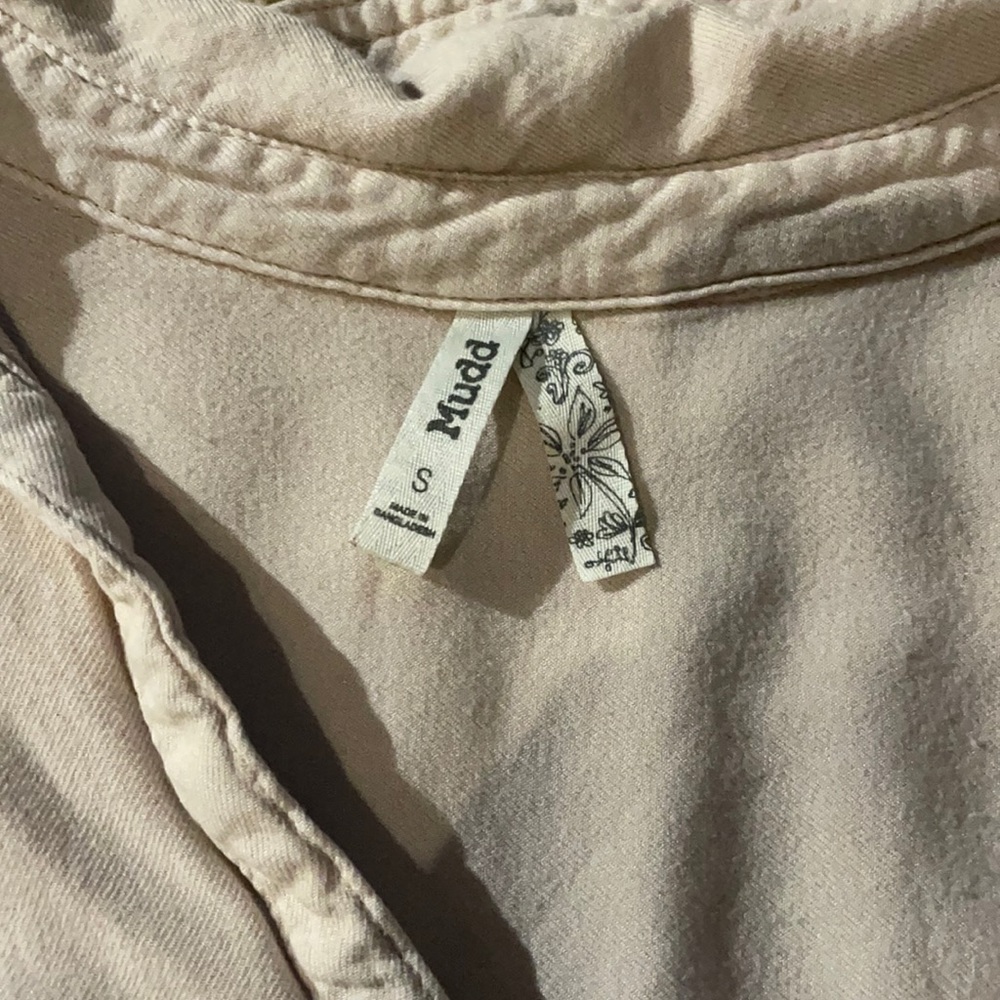 Light Pink long sleeve v neck shirt